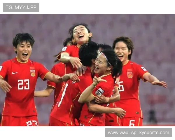 中国女足夺冠崭露头角 进军国际赛场前景看好，中国女足队员获国际足联